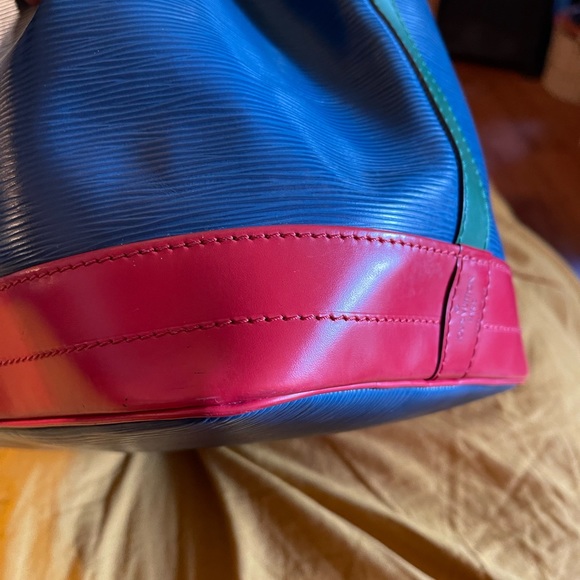 Authentic Louis Vuitton GM Epi Color Block Bucket Bag - Picture 6 of 16